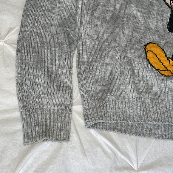 HM Disney collection Mickey Mouse sweater size MEDIUM - Picture 2 of 5